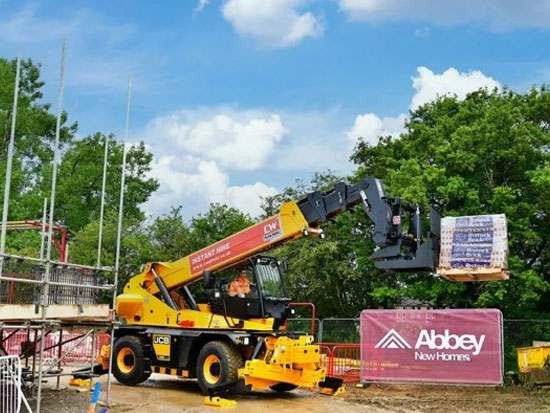 JCB赢得单笔500万英镑回转型伸缩臂叉装车订单！