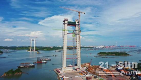 助力西部陆海新通道建设，中联重科塔机在广西龙门大桥展雄风