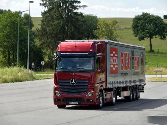 奢华的让卡车司机抵挡不住诱惑，实测后BIGtruck高度评价奔驰Actros L