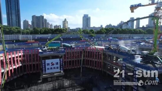 高温连续奋战72小时，中联重科泵车高效助建379米“浙南第一高楼”