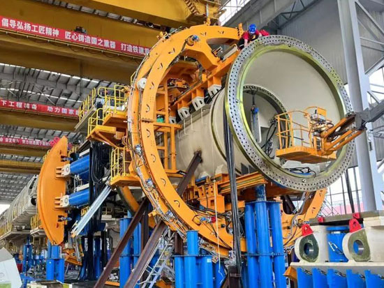 订单满、生产忙 | 铁建重工发动“红色引擎”，热火朝天忙生产！