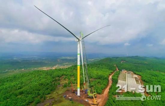 云南第一“大风车”成功吊装！中联重科ZCC11800建设彩云之南