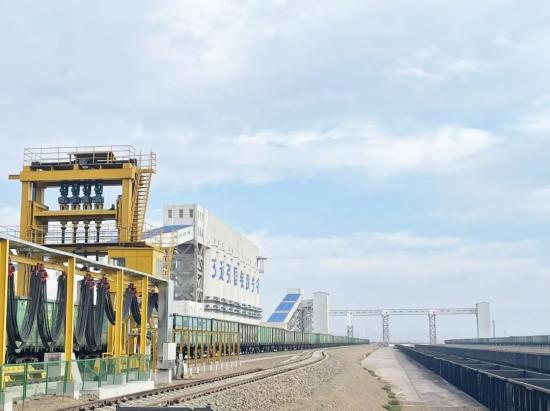铁建重工带式输送机系统在阿拉山口投入使用，助力中欧班列货物转运