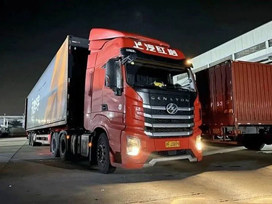 制霸高速标载，红岩杰狮助力卡友制胜“双十一”