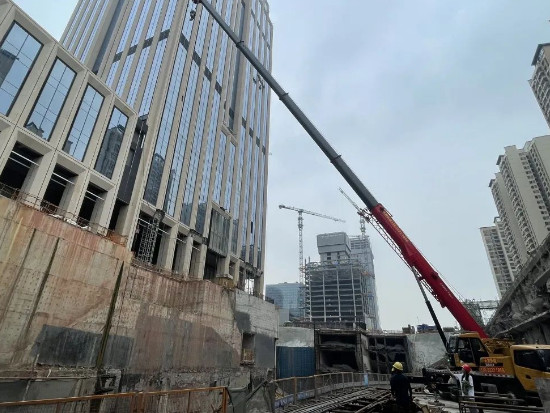 三一“新能源金奖”STC250E5-1混动版汽车起重机的优势何在？