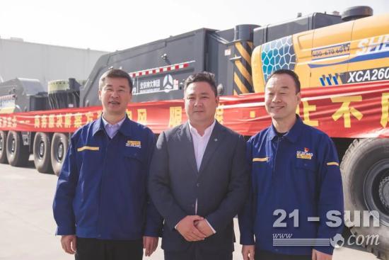 绝对实力看得见！“全球最大吊车”首吊成功后又发车！