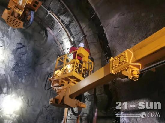 打造隧道“钢筋铁骨”，铁建重工拱架台车助力高原铁路建设