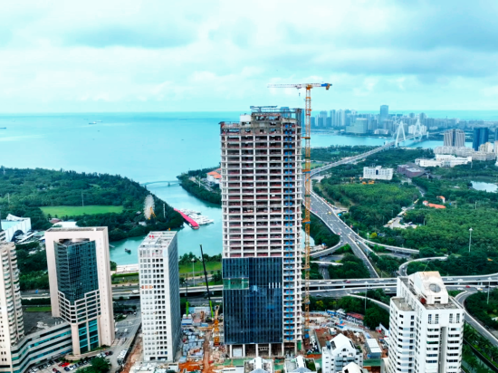 海阔凭“塔”跃 | 徐工塔机助建海口中海国际中心