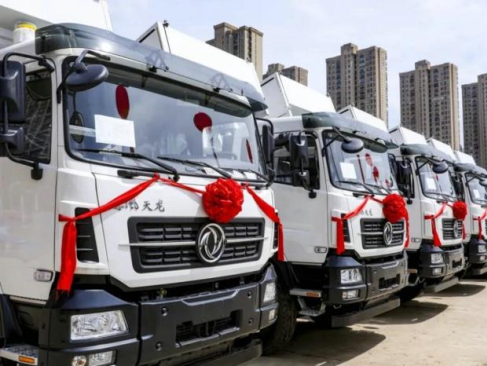 自卸车11月实销环比再涨50% 重汽摘冠 三一 /徐工逆增 宇通暴涨进前八
