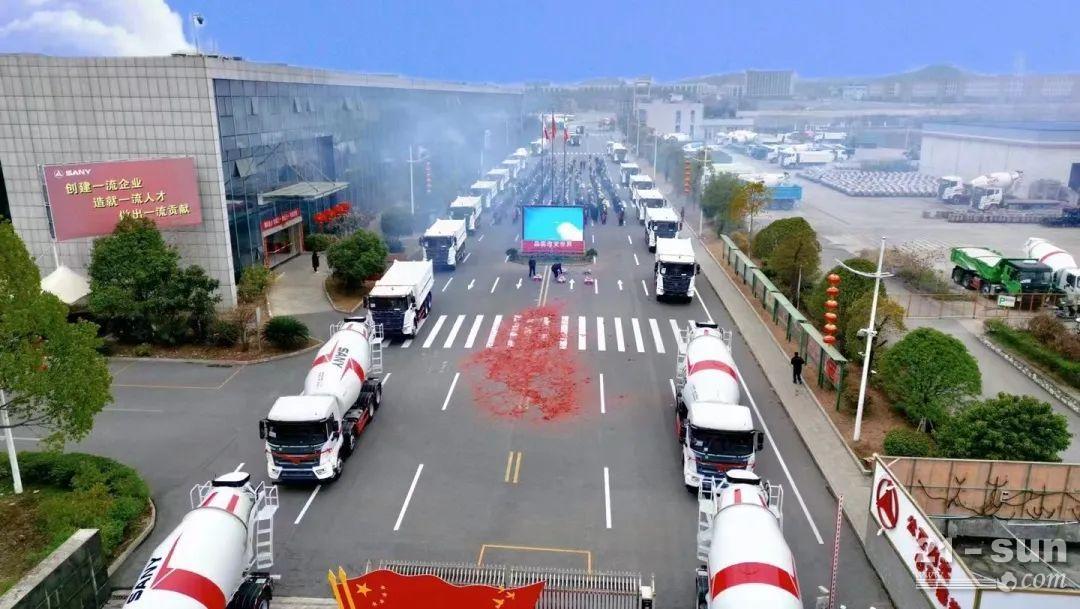 三一集团新春开门红！“亿元车队”大发车！