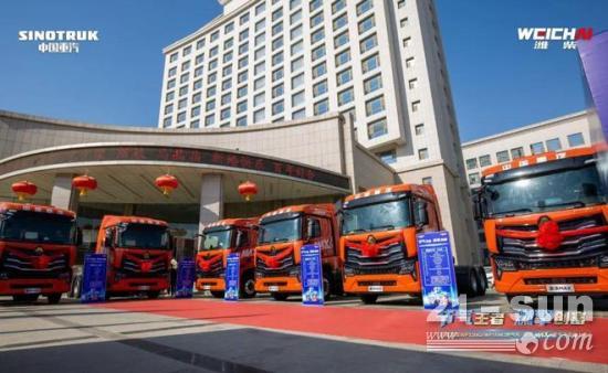 重卡单月销量破两万“一枝独秀”，中国重汽持续行业领跑