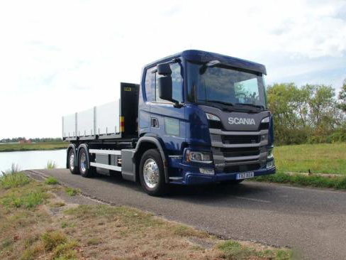 百公里油耗低至14升，搭载第四代插混系统，斯堪尼亚P280 PHEV实力超群