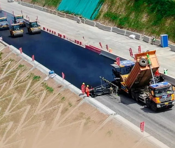 开工忙！徐工道路机械闪现各大高速！