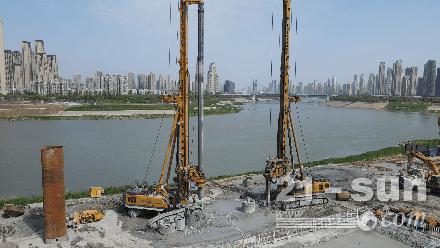 钻进硬岩！徐工旋挖钻机架起“钢铁彩虹”