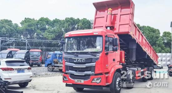 钢管运输“稳”字当头，江淮格尔发8×2自卸车安全感拉满