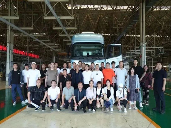 抓机遇拼市场，陕汽重卡全力以赴决胜上半年！