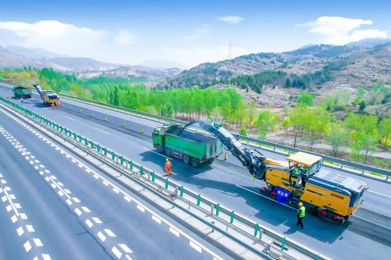 徐工成套道路机械再出发 献礼祖国交通建设！