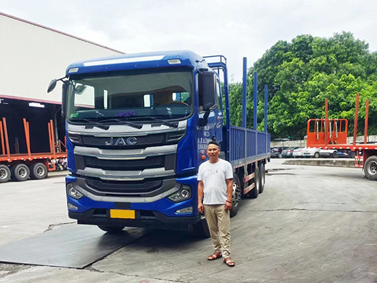 喜提格尔发载货车，驾驶后，邓老板终于说出心里话
