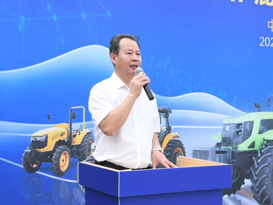 【新品速递】柳工全球首台350马力混动无极变速拖拉机下线！