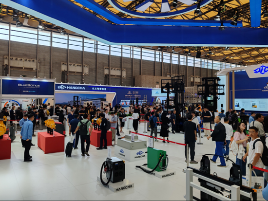 全电时代 杭叉领航——杭叉集团携绿色、环保、智能等多款新品闪耀CeMAT ASIA 2023