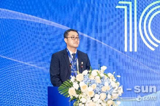 “十年奋进 拾阶而上“ ！泰信机械深耕中小型旋挖 携全球客户共启新征途