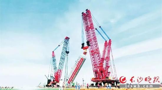 三一重工完成“十亿订单”交付 涵盖多台千吨级及以上履带起重机