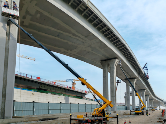 72小时完工！8台徐工28米蓝牌高空车助建西安咸阳国际机场
