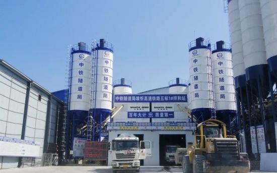 让搅拌更优丨建设雄忻高铁的山推力量！