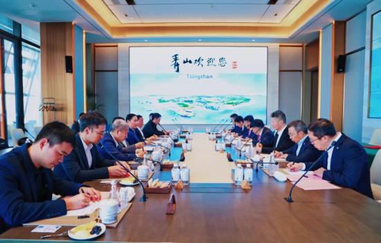 柳工与青山实业签署战略合作协议