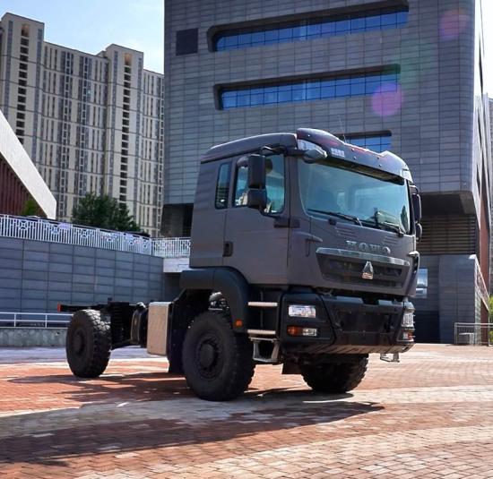 中国重汽豪沃中型4×4独立悬架<em>越野车</em>：荒野主宰，肆意驰骋！