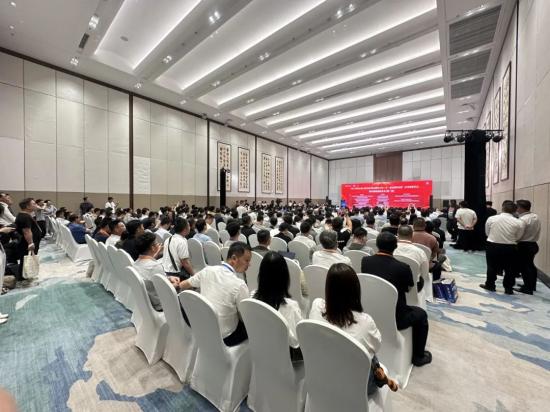 德基机械闪耀第九届沥青路面养护技术论坛