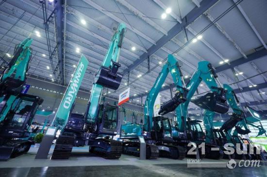 2025 CICEE | 从单一工具迈向多元化解决方案，山河智能呈现非凡挖掘机风采