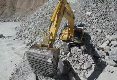 小松PC520LC-11M0助力青海格尔木建设