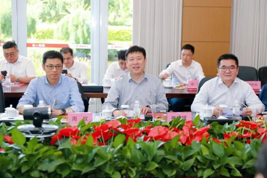 三一集团董事长唐修国热烈欢迎华为公司副总裁张修征一行回访