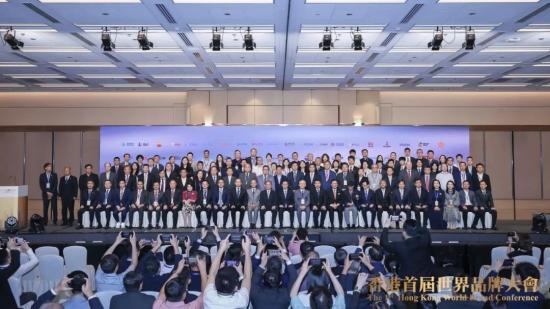 香港首屆世界品牌大會(huì)，徐工榮膺中國品牌國際化標(biāo)桿！