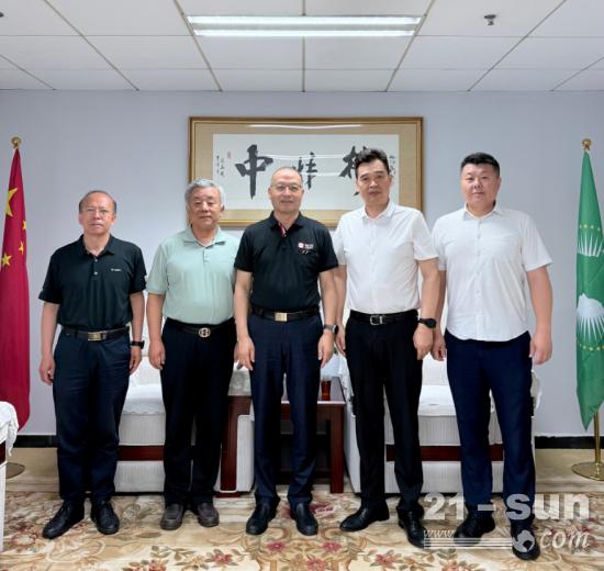 吴培国秘书长一行走访北京中非友好经贸发展基金会