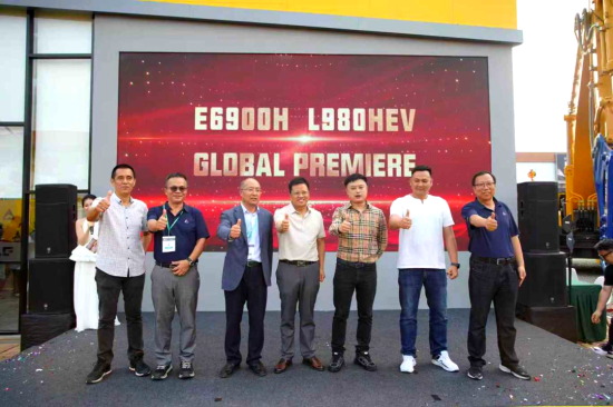 签单超300台！山东临工重磅亮相2025<em>印尼矿业展</em>，引领绿色矿业浪潮