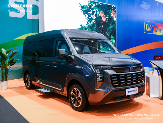 驾趣无界!中国重汽以定制化设计,解锁最优“舒适方案”!