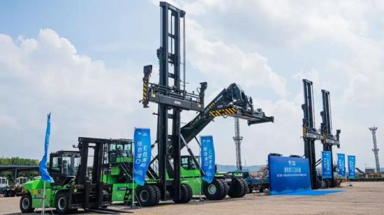 迈向近零碳码头，徐工提供绿色成套解决方案“最优解”