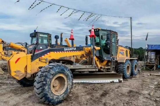 山推SG27-C6平地机硬核出海，印尼煤矿见证非凡实力！