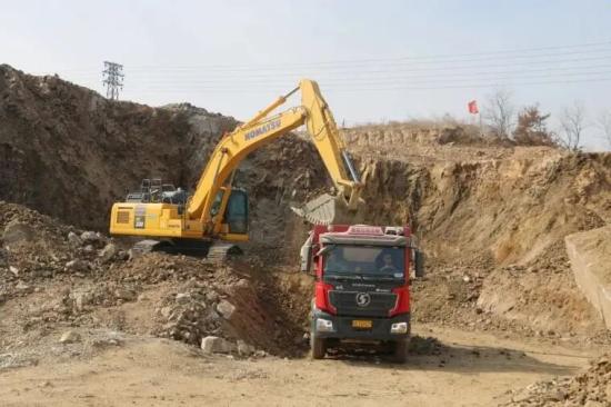 小松PC330-11M0挖掘机图片