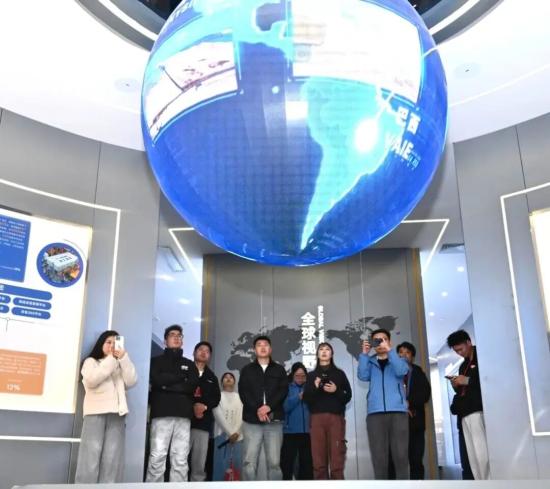 全国网络名人，赞徐工！！！