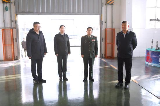 烟台市常委、烟台警备区政委黄西勇来方圆<em>集团</em>调研