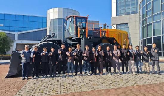 柳工首台8128TE-WD混动轮式推土机下线，开启大型矿山机械“混动时代”