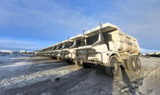 极寒挑战：徐工无人纯电矿卡，领航零碳未来