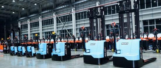 仓储车大家族再添新成员！多款三一仓储车新品下线