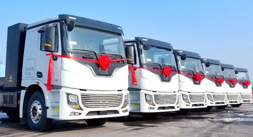 2025年新能源重卡爆卖近20万台！市场仍由工程机械双雄领跑！