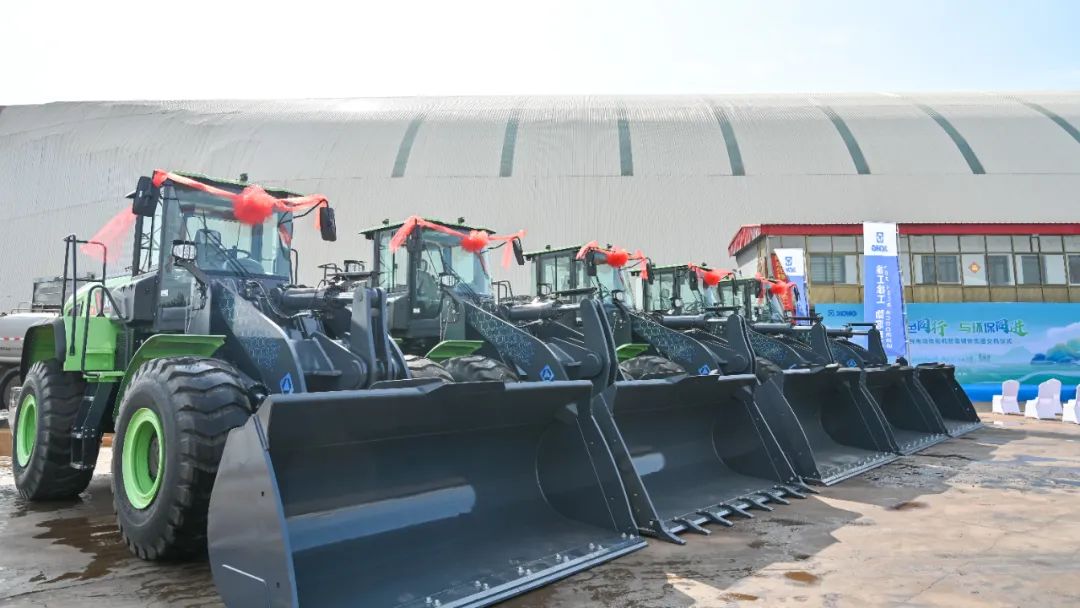 2025年装载机总销量128067台，同比增长18.4%