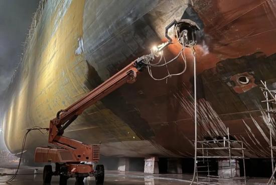 鼎力船舶除锈喷涂机器人系列，再添一员！