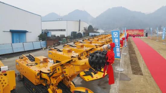 【煤机开门红】批量交付！徐工E系列掘进机开赴矿区！